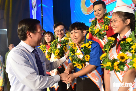 Vinh danh 12 Công dân trẻ tiêu biểu TP.HCM 2022 - Ảnh 6. Vinh danh 12 Công dân trẻ tiêu biểu TP.HCM 2022 - Ảnh 6.