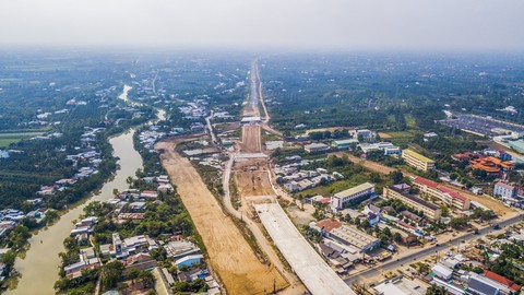 Toàn cảnh và cận cảnh làm đốt cao nhất trụ chính công trình cầu Mỹ Thuận 2 - Ảnh 15. Toàn cảnh và cận cảnh làm đốt cao nhất trụ chính công trình cầu Mỹ Thuận 2 - Ảnh 15.