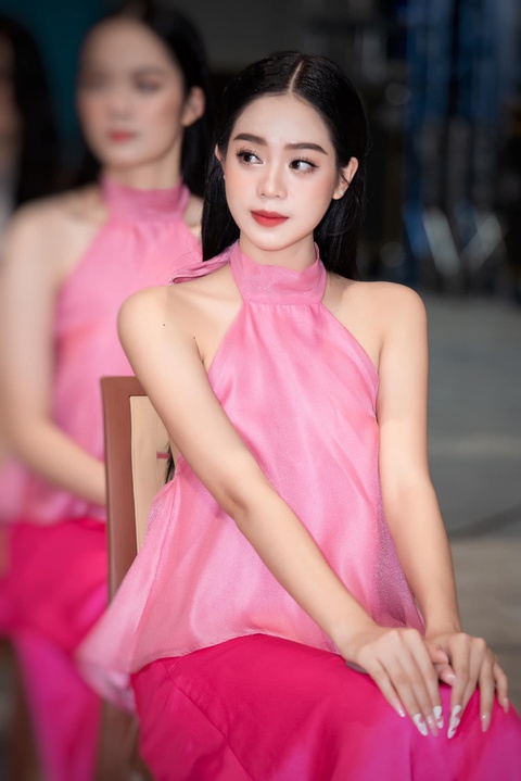 Soi nhan sắc 11 người đẹp Việt đăng quang hoa hậu năm 2022 - Ảnh 3. Soi nhan sắc 11 người đẹp Việt đăng quang hoa hậu năm 2022 - Ảnh 3.