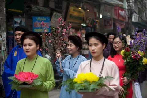 Bình tĩnh với toàn cầu hóa trong văn hóa - Ảnh 1. Bình tĩnh với toàn cầu hóa trong văn hóa - Ảnh 1.