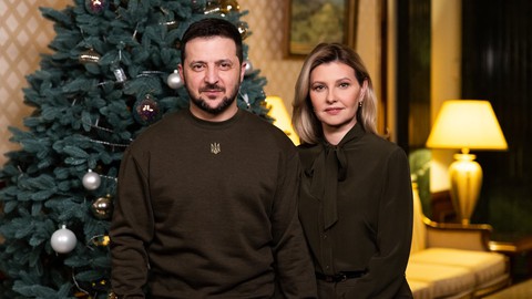 Tổng thống Ukraine Zelensky tất bật ngoại giao Twitter ngày cuối năm - Ảnh 1. Tổng thống Ukraine Zelensky tất bật ngoại giao Twitter ngày cuối năm - Ảnh 1.