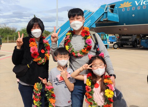 Khánh Hòa đón 355.000 lượt khách dịp Tết Tây, hoàn tất chạy đà cho Tết Nguyên đán - Ảnh 1. Khánh Hòa đón 355.000 lượt khách dịp Tết Tây, hoàn tất chạy đà cho Tết Nguyên đán - Ảnh 1.