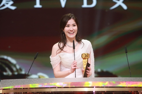 Bị ‘bo bo xì nhiều năm liền, TVB lấy lòng khán giả tại Lễ trao giải TVB 2022 - Ảnh 8. Bị ‘bo bo xì nhiều năm liền, TVB lấy lòng khán giả tại Lễ trao giải TVB 2022 - Ảnh 8.