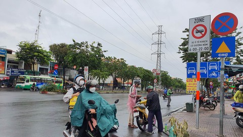 Ghi nhận ngày đầu hạn chế xe giường nằm vào trung tâm TP.HCM - Ảnh 5. Ghi nhận ngày đầu hạn chế xe giường nằm vào trung tâm TP.HCM - Ảnh 5.