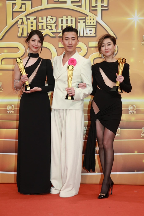 Bị ‘bo bo xì nhiều năm liền, TVB lấy lòng khán giả tại Lễ trao giải TVB 2022 - Ảnh 7. Bị ‘bo bo xì nhiều năm liền, TVB lấy lòng khán giả tại Lễ trao giải TVB 2022 - Ảnh 7.