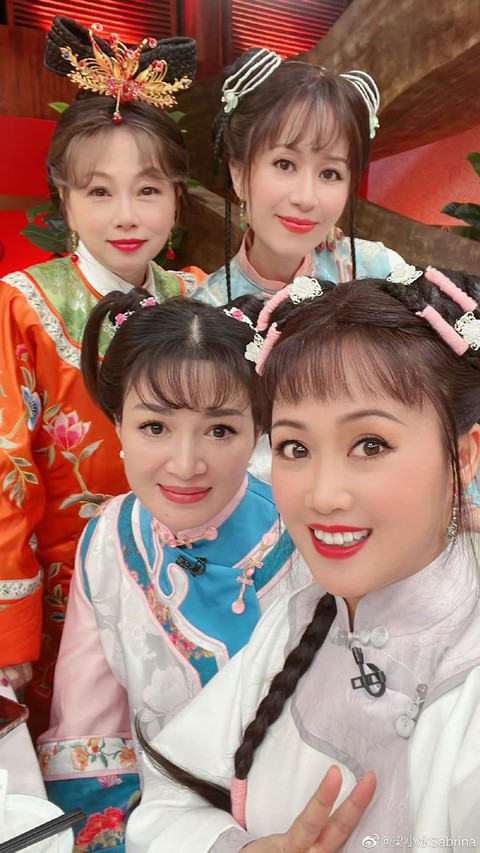 Dàn mỹ nhân ‘Lộc đỉnh ký 1998 tái ngộ sau 25 năm, tiết lộ chuyện thú vị năm xưa - Ảnh 1. Dàn mỹ nhân ‘Lộc đỉnh ký 1998 tái ngộ sau 25 năm, tiết lộ chuyện thú vị năm xưa - Ảnh 1.