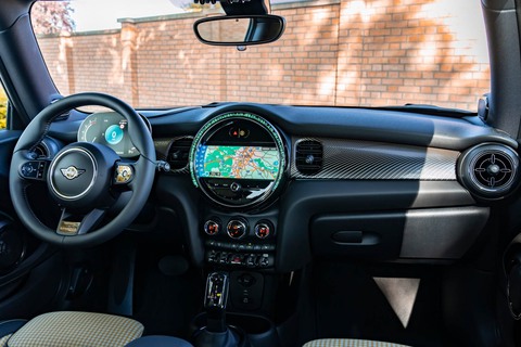 MINI Cooper S 3-Cửa Resolute Edition mới giá 2,3 tỉ đồng tại Việt Nam: Nhiều đồ chơi thời trang - Ảnh 2. MINI Cooper S 3-Cửa Resolute Edition mới giá 2,3 tỉ đồng tại Việt Nam: Nhiều đồ chơi thời trang - Ảnh 2.