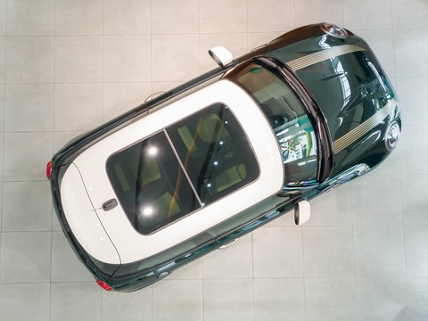 MINI Cooper S 3-Cửa Resolute Edition mới giá 2,3 tỉ đồng tại Việt Nam: Nhiều đồ chơi thời trang - Ảnh 7. MINI Cooper S 3-Cửa Resolute Edition mới giá 2,3 tỉ đồng tại Việt Nam: Nhiều đồ chơi thời trang - Ảnh 7.