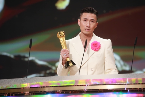 Bị ‘bo bo xì nhiều năm liền, TVB lấy lòng khán giả tại Lễ trao giải TVB 2022 - Ảnh 3. Bị ‘bo bo xì nhiều năm liền, TVB lấy lòng khán giả tại Lễ trao giải TVB 2022 - Ảnh 3.