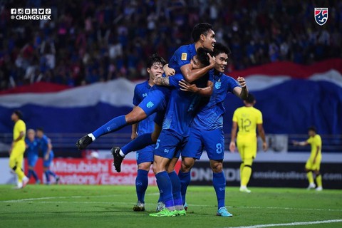 Đè bẹp Malaysia, Thái Lan gặp Việt Nam ở chung kết AFF Cup 2022 - Ảnh 1. Đè bẹp Malaysia, Thái Lan gặp Việt Nam ở chung kết AFF Cup 2022 - Ảnh 1.