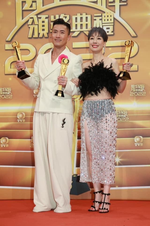 Bị ‘bo bo xì nhiều năm liền, TVB lấy lòng khán giả tại Lễ trao giải TVB 2022 - Ảnh 2. Bị ‘bo bo xì nhiều năm liền, TVB lấy lòng khán giả tại Lễ trao giải TVB 2022 - Ảnh 2.