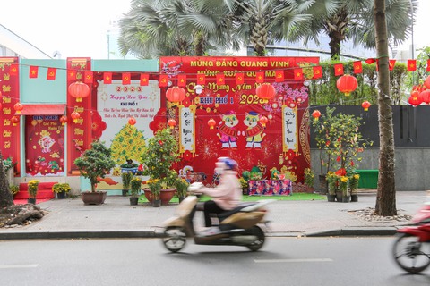 Không khí Tết ngập tràn ở TP.HCM - Ảnh 8. Không khí Tết ngập tràn ở TP.HCM - Ảnh 8.