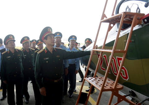 Bộ trưởng Bộ Quốc phòng: Đảm bảo để bộ đội đón Tết vui tươi và sẵn sàng chiến đấu cao - Ảnh 1. Bộ trưởng Bộ Quốc phòng: Đảm bảo để bộ đội đón Tết vui tươi và sẵn sàng chiến đấu cao - Ảnh 1.