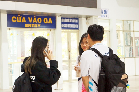 Một số sinh viên ở TP.HCM về Tết sớm để tránh vấn nạn tàu xe quá tải - Ảnh: NHƯ QUỲNH Một số sinh viên ở TP.HCM về Tết sớm để tránh vấn nạn tàu xe quá tải - Ảnh: NHƯ QUỲNH