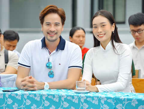 Diễn viên Đoàn Minh Tài cùng hoa hậu Ban Mai mang xuân ra Côn Đảo - Ảnh 1. Diễn viên Đoàn Minh Tài cùng hoa hậu Ban Mai mang xuân ra Côn Đảo - Ảnh 1.