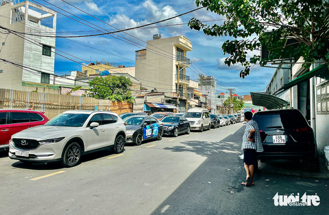 TP.HCM thí điểm đặt lịch hẹn đăng kiểm trực tuyến - Ảnh 1. TP.HCM thí điểm đặt lịch hẹn đăng kiểm trực tuyến - Ảnh 1.
