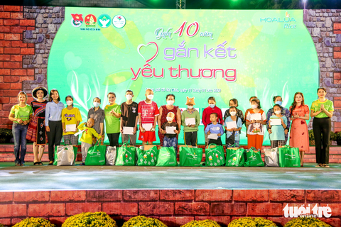 Đông đảo nghệ sĩ đồng hành cùng hành trình 10 năm giữ lửa 'Gắn kết yêu thương' - Ảnh 4. Đông đảo nghệ sĩ đồng hành cùng hành trình 10 năm giữ lửa 'Gắn kết yêu thương' - Ảnh 4.
