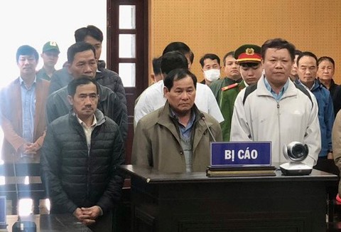 Cố ý làm trái liên quan thủy điện Đăk Drinh, cựu bí thư huyện nhận 3 năm tù - Ảnh 1. Cố ý làm trái liên quan thủy điện Đăk Drinh, cựu bí thư huyện nhận 3 năm tù - Ảnh 1.