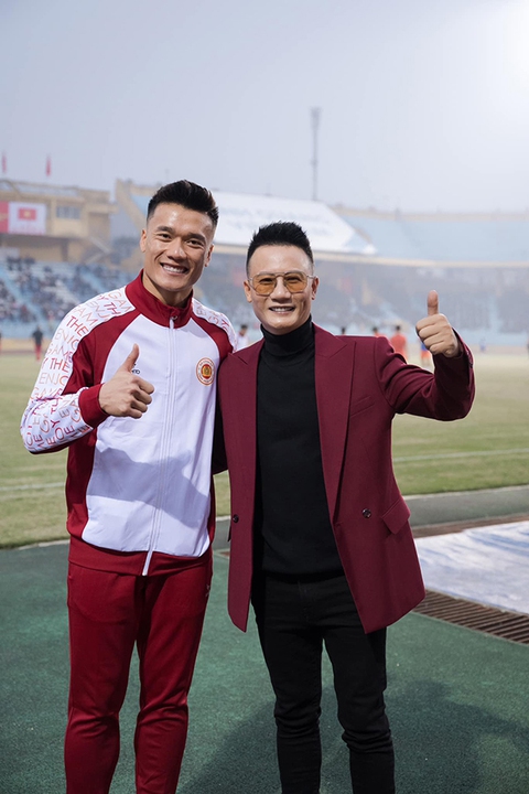 Ảnh vui sao Việt 11-1: Đàm Vĩnh Hưng ngỡ ngàng khi thấy chuối khủng - Ảnh 9. Ảnh vui sao Việt 11-1: Đàm Vĩnh Hưng ngỡ ngàng khi thấy chuối khủng - Ảnh 9.