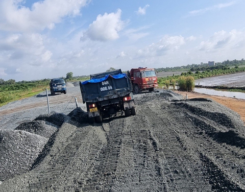 Hai năm liền làm xuyên Tết để sớm thông xe cao tốc Mỹ Thuận - Cần Thơ - Ảnh 2. Hai năm liền làm xuyên Tết để sớm thông xe cao tốc Mỹ Thuận - Cần Thơ - Ảnh 2.