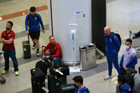 Tuyển Thái Lan đến Việt Nam, chuẩn bị trận chung kết AFF Cup 13-1 - Ảnh 5. Tuyển Thái Lan đến Việt Nam, chuẩn bị trận chung kết AFF Cup 13-1 - Ảnh 5.