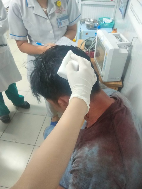Cuối năm rền rĩ 'Đắp mộ cuộc tình' - Kỳ 2: Hát, hú và hét - Ảnh 1. Cuối năm rền rĩ 'Đắp mộ cuộc tình' - Kỳ 2: Hát, hú và hét - Ảnh 1.