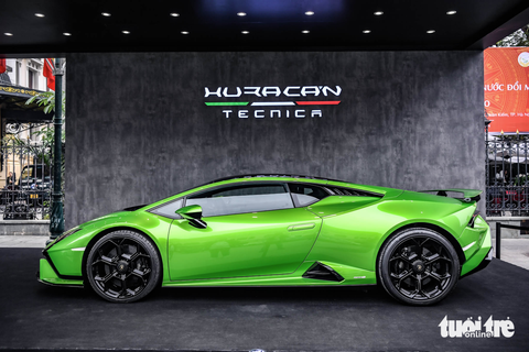 Lamborghini Huracan Tecnica giá từ 19 tỉ đồng trên phố Hà Nội - Ảnh 1. Lamborghini Huracan Tecnica giá từ 19 tỉ đồng trên phố Hà Nội - Ảnh 1.