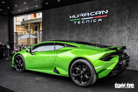 Lamborghini Huracan Tecnica giá từ 19 tỉ đồng trên phố Hà Nội - Ảnh 3. Lamborghini Huracan Tecnica giá từ 19 tỉ đồng trên phố Hà Nội - Ảnh 3.