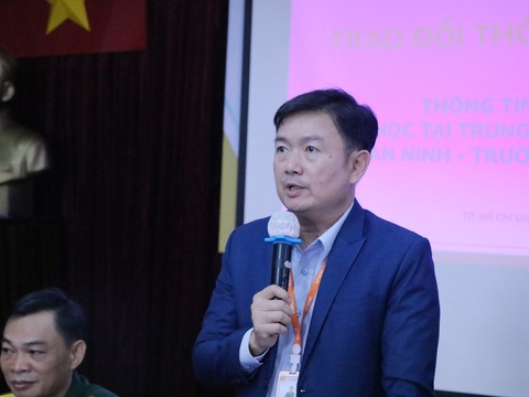 Đang họp báo vụ clip nữ sinh HUFLIT la hét tại Trường Quân sự Quân khu 7 - Ảnh 3. Đang họp báo vụ clip nữ sinh HUFLIT la hét tại Trường Quân sự Quân khu 7 - Ảnh 3.