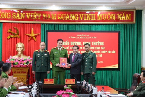 Nghi phạm sát hại tài xế xe ôm trên đồi cao su ở Lai Châu khai gì? - Ảnh 3. Nghi phạm sát hại tài xế xe ôm trên đồi cao su ở Lai Châu khai gì? - Ảnh 3.