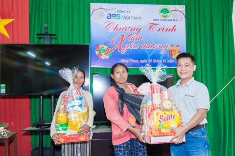 AES Việt Nam trao quà Tết cho các hoàn cảnh khó khăn - Ảnh 1. AES Việt Nam trao quà Tết cho các hoàn cảnh khó khăn - Ảnh 1.