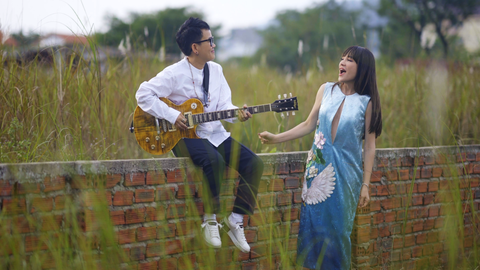 Chơi lớn như Thanh Hà, về quê cùng Phương Uyên cho ra 5 MV Tết - Ảnh 1. Chơi lớn như Thanh Hà, về quê cùng Phương Uyên cho ra 5 MV Tết - Ảnh 1.