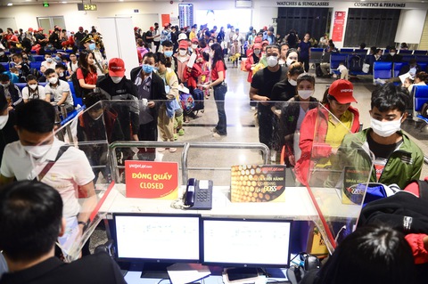 Chuyến bay yêu thương chở giấc mơ Tết đoàn viên của công nhân xa quê - Ảnh 4. Chuyến bay yêu thương chở giấc mơ Tết đoàn viên của công nhân xa quê - Ảnh 4.