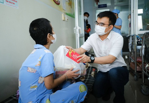 Người nhà bệnh nhi Đà Nẵng: Gặp Ước mơ của Thúy, con tôi vui lắm - Ảnh 3. Người nhà bệnh nhi Đà Nẵng: Gặp Ước mơ của Thúy, con tôi vui lắm - Ảnh 3.
