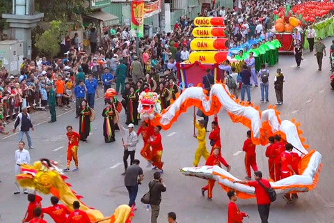 Về nhà đón nguyên tiêu ở quận 5 - Ảnh 1. Về nhà đón nguyên tiêu ở quận 5 - Ảnh 1.