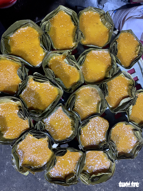 Làng nấu bánh tổ Hội An trắng đêm đón Tết - Ảnh 1. Làng nấu bánh tổ Hội An trắng đêm đón Tết - Ảnh 1.