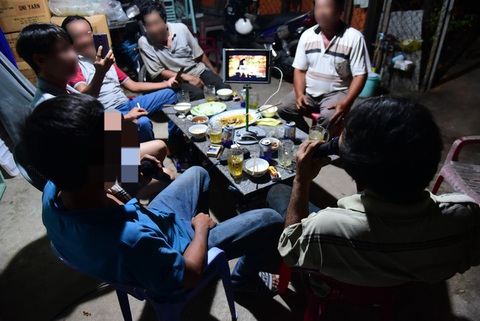 Nhiều nạn nhân của vấn nạn karaoke trong khu dân cư lên tiếng - Ảnh 1. Nhiều nạn nhân của vấn nạn karaoke trong khu dân cư lên tiếng - Ảnh 1.
