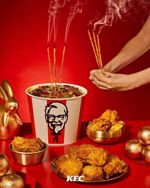 KFC Thái tung quảng cáo vị ngon trên từng nén nhang - Ảnh 1. KFC Thái tung quảng cáo vị ngon trên từng nén nhang - Ảnh 1.