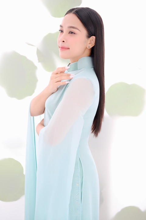 Ngạc nhiên chưa: O Sen Ngọc Mai giao Muôn vàng khuôn mặt cho Dược Sĩ Tiến sản xuất - Ảnh 2. Ngạc nhiên chưa: O Sen Ngọc Mai giao Muôn vàng khuôn mặt cho Dược Sĩ Tiến sản xuất - Ảnh 2.