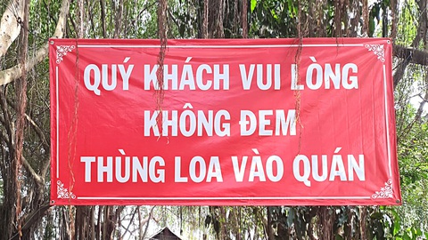 Cuối năm rền rĩ 'Đắp mộ cuộc tình' - Kỳ 5: Đại chiến loa kẹo kéo, người đổ máu, kẻ tù tội - Ảnh 1. Cuối năm rền rĩ 'Đắp mộ cuộc tình' - Kỳ 5: Đại chiến loa kẹo kéo, người đổ máu, kẻ tù tội - Ảnh 1.