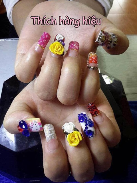 Top 5 bộ nail bá cháy bò chét khiến chị em vừa cười vừa đón Tết - Ảnh 4. Top 5 bộ nail bá cháy bò chét khiến chị em vừa cười vừa đón Tết - Ảnh 4.
