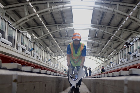 Metro số 1: Chạy đua với Tết, gấp rút hoàn thiện 11 nhà ga trên cao - Ảnh 7. Metro số 1: Chạy đua với Tết, gấp rút hoàn thiện 11 nhà ga trên cao - Ảnh 7.