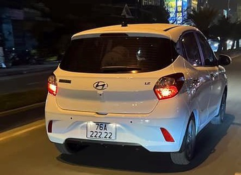 Cô gái Quảng Ngãi bấm được biển số ngũ quý 2 ngày giáp Tết - Ảnh 2. Cô gái Quảng Ngãi bấm được biển số ngũ quý 2 ngày giáp Tết - Ảnh 2.