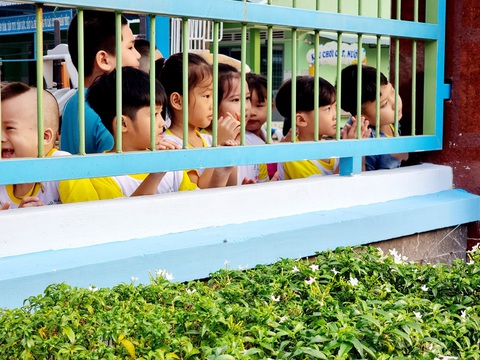 Người dân trả lại đất lấn chiếm để làm công viên, mở rộng đường - Ảnh 1. Người dân trả lại đất lấn chiếm để làm công viên, mở rộng đường - Ảnh 1.