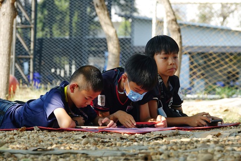 CĐV Thái Lan cắm trại tại sân chờ trận Thái Lan - Việt Nam - Ảnh 7. CĐV Thái Lan cắm trại tại sân chờ trận Thái Lan - Việt Nam - Ảnh 7.