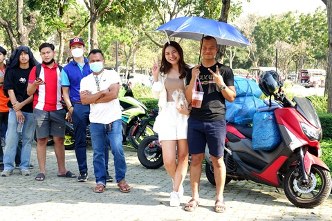 CĐV Thái Lan cắm trại tại sân chờ trận Thái Lan - Việt Nam - Ảnh 5. CĐV Thái Lan cắm trại tại sân chờ trận Thái Lan - Việt Nam - Ảnh 5.