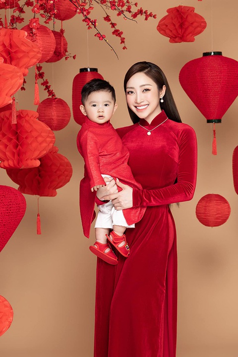 Ảnh vui sao Việt 16-1: Hoa hậu Thùy Tiên bị trêu ‘như bà thím’ - Ảnh 10.
