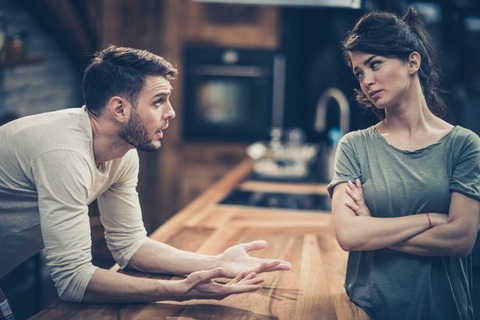 Chồng đòi tiền trông con vì vợ đi coi phim với... anh hàng xóm - Ảnh 1. Chồng đòi tiền trông con vì vợ đi coi phim với... anh hàng xóm - Ảnh 1.