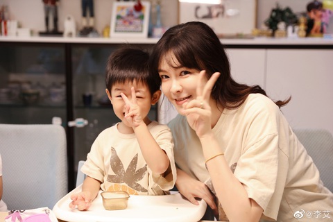 Cuộc sống hôn nhân độc lạ của các ngôi sao Hoa ngữ: Yêu nhưng không thèm ngủ chung - Ảnh 7. Cuộc sống hôn nhân độc lạ của các ngôi sao Hoa ngữ: Yêu nhưng không thèm ngủ chung - Ảnh 7.