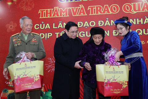 Thủ tướng lên biên giới thăm dân, đẩy nhanh cao tốc nối Cao Bằng - Lạng Sơn - Ảnh 1. Thủ tướng lên biên giới thăm dân, đẩy nhanh cao tốc nối Cao Bằng - Lạng Sơn - Ảnh 1.